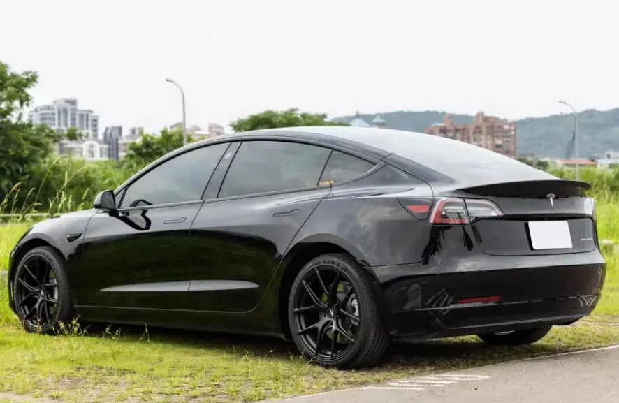 Tesla Model 3 Long Range