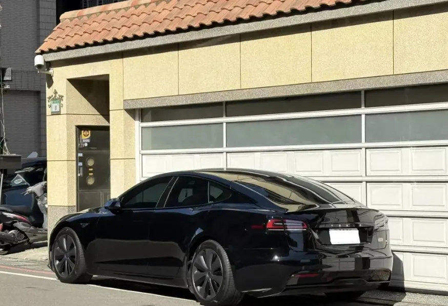 Tesla Model S Long Range 照片 1