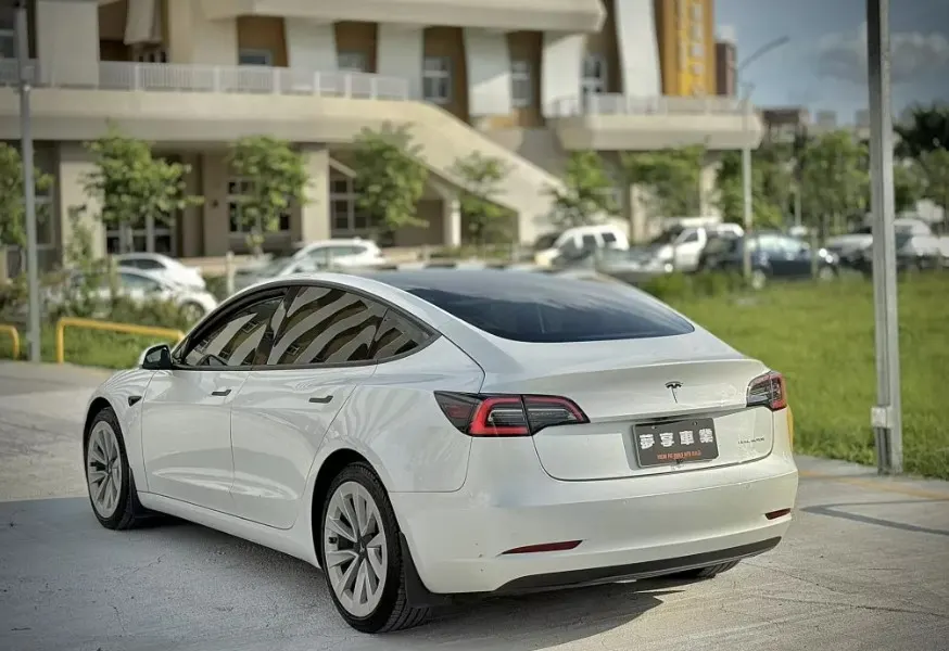 Tesla Model 3 Long Range