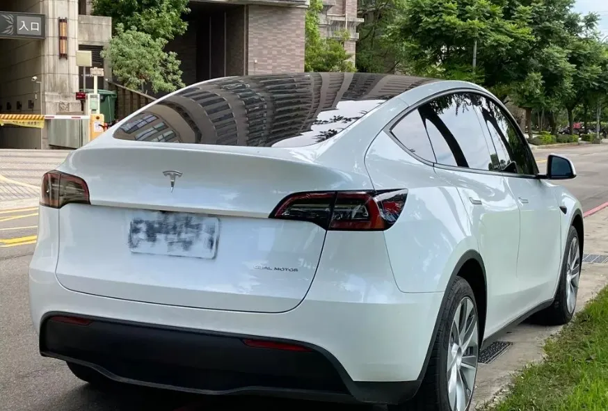 Tesla Model Y Long Range