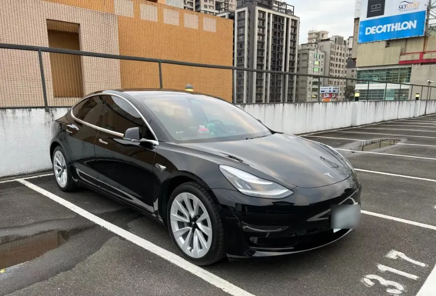 Tesla Model 3 Long Range