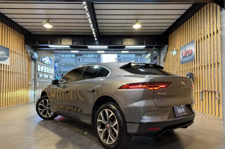 Jaguar I-Pace EV400 S