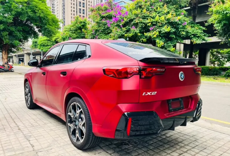 BMW iX2 xDrive30 M Sport 照片 1