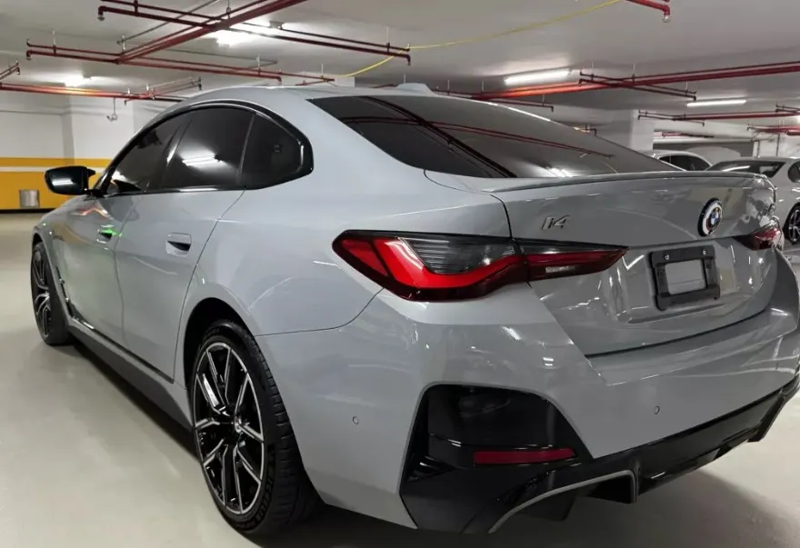 BMW i4 M50 照片 1