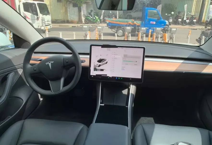 Tesla Model 3 Standard Range Plus