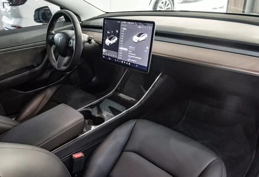 Tesla Model 3 Long Range