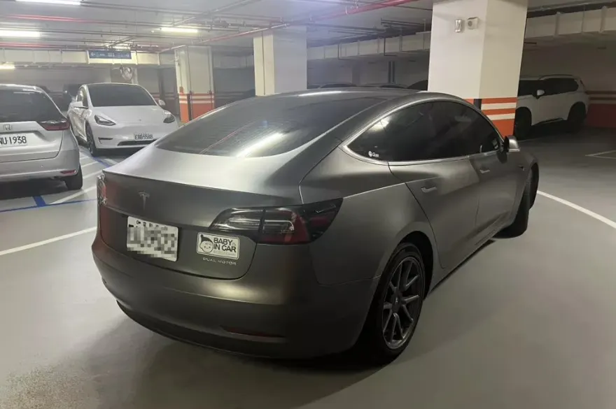 Tesla Model 3 Long Range
