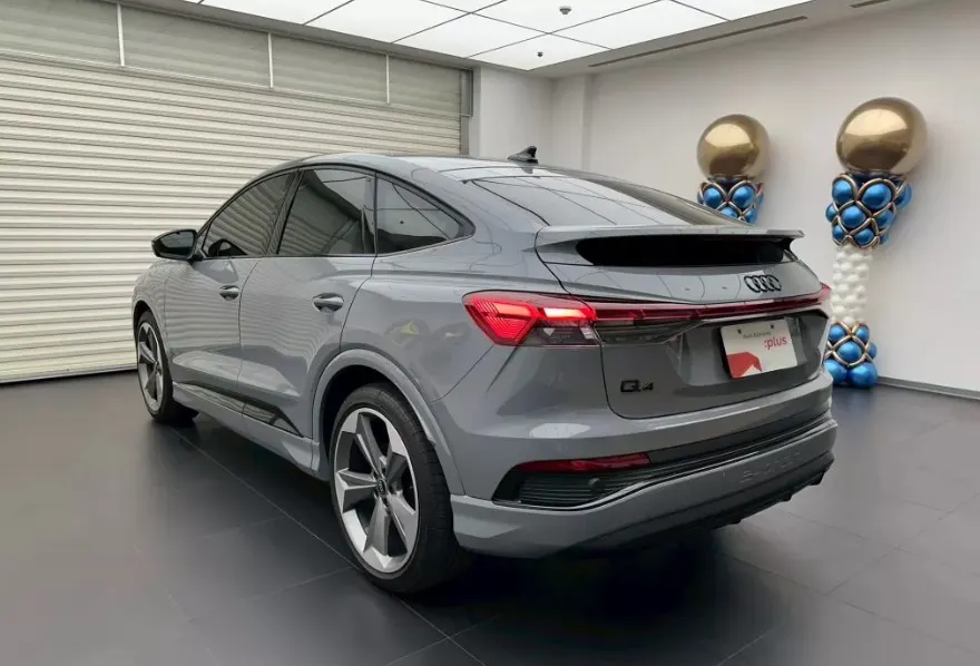 Audi e-tron Sportback 45 S line 運動版