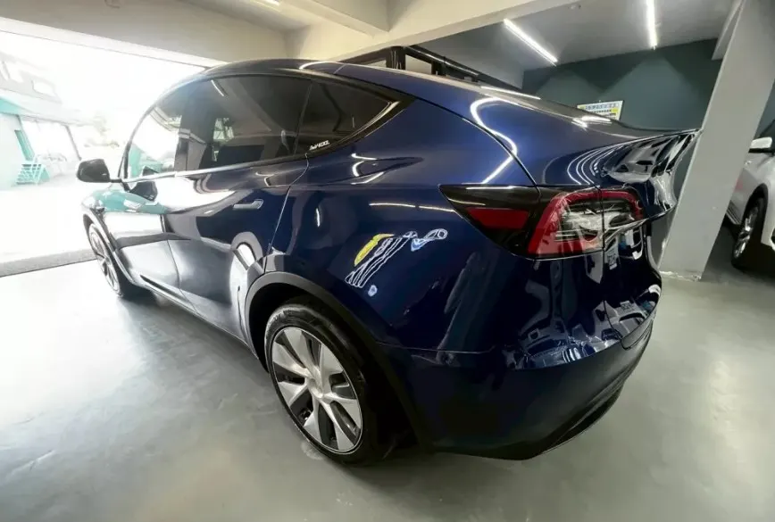 Tesla Model Y Long Range 照片 1