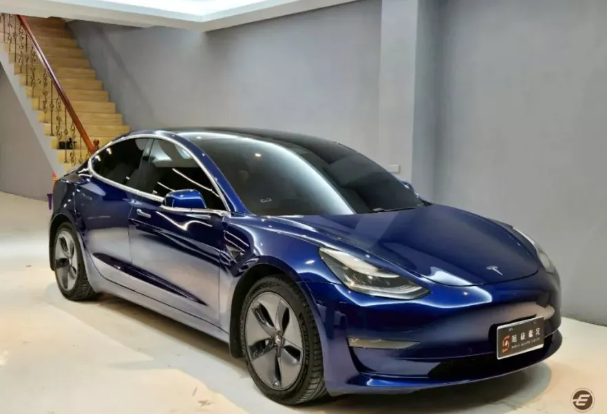 Tesla Model 3 Long Range