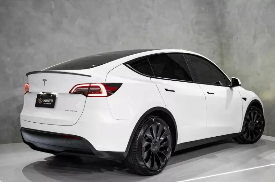Tesla Model Y Long Range