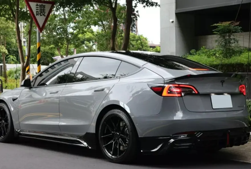 Tesla Model 3 Long Range 照片 1