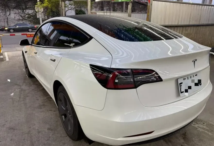 Tesla Model 3 SR