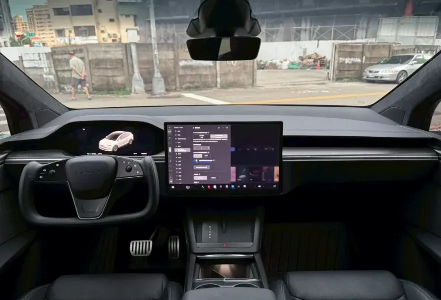 Tesla Model X Plaid
