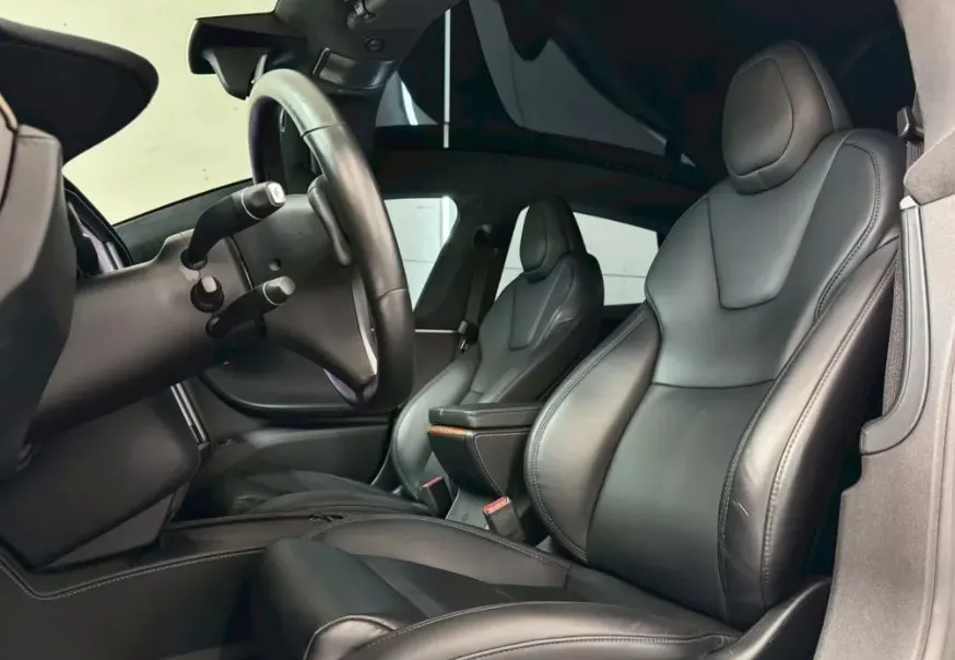 Tesla Model S Long Range 照片 1