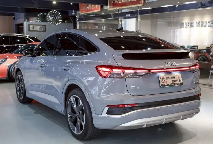 Audi e-tron 55 quattro S line運動版