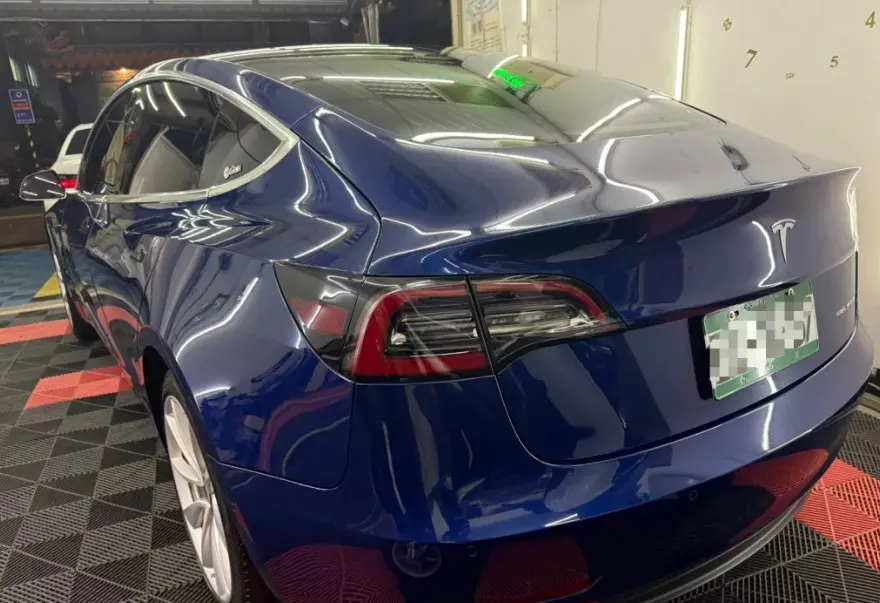 Tesla Model 3 Long Range 照片 1