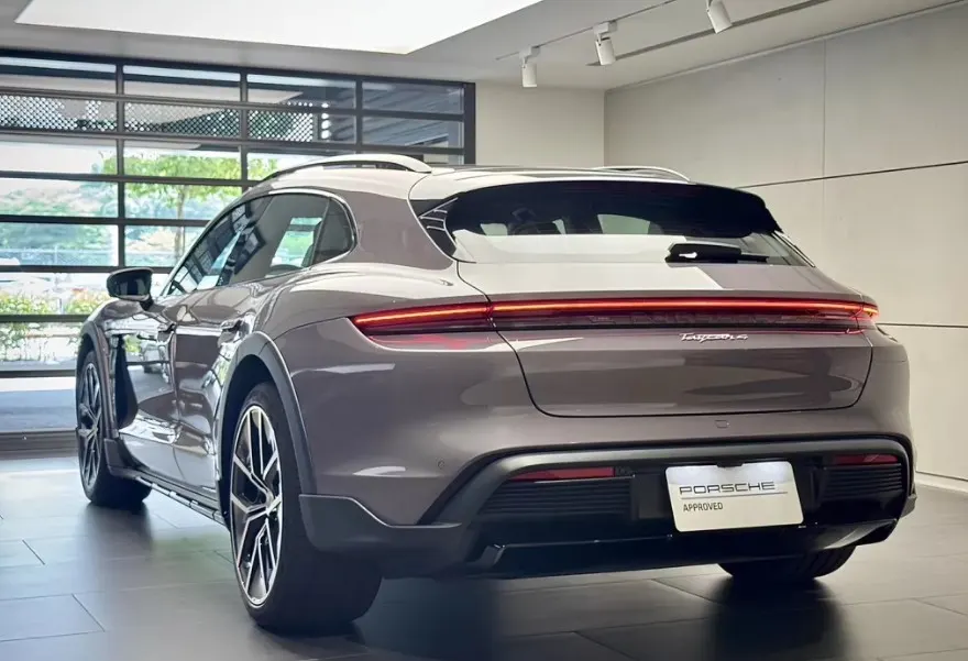 Porsche Taycan 4 Cross Turismo