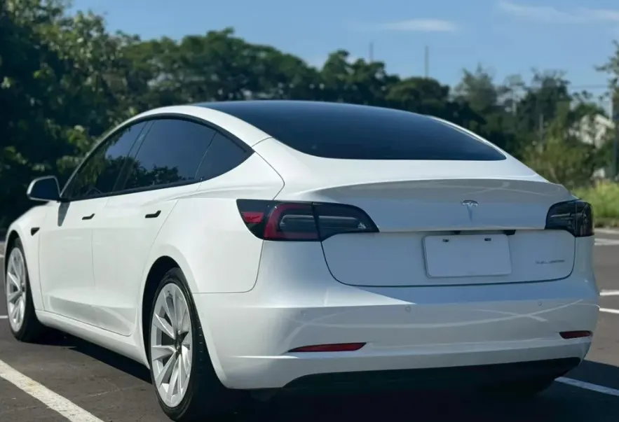 Tesla Model 3 Long Range 照片 1