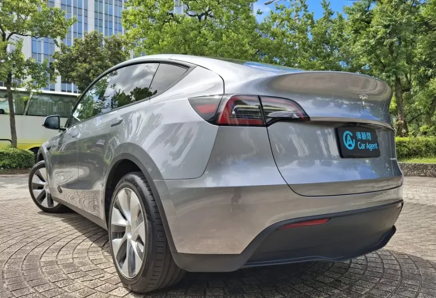 Tesla Model Y Long Range