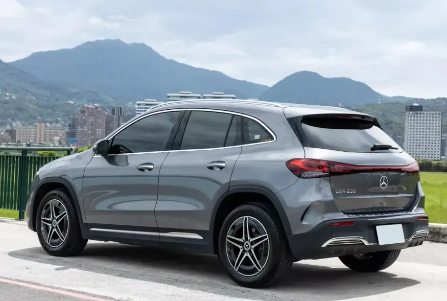 M-Benz EQA 250 照片 1