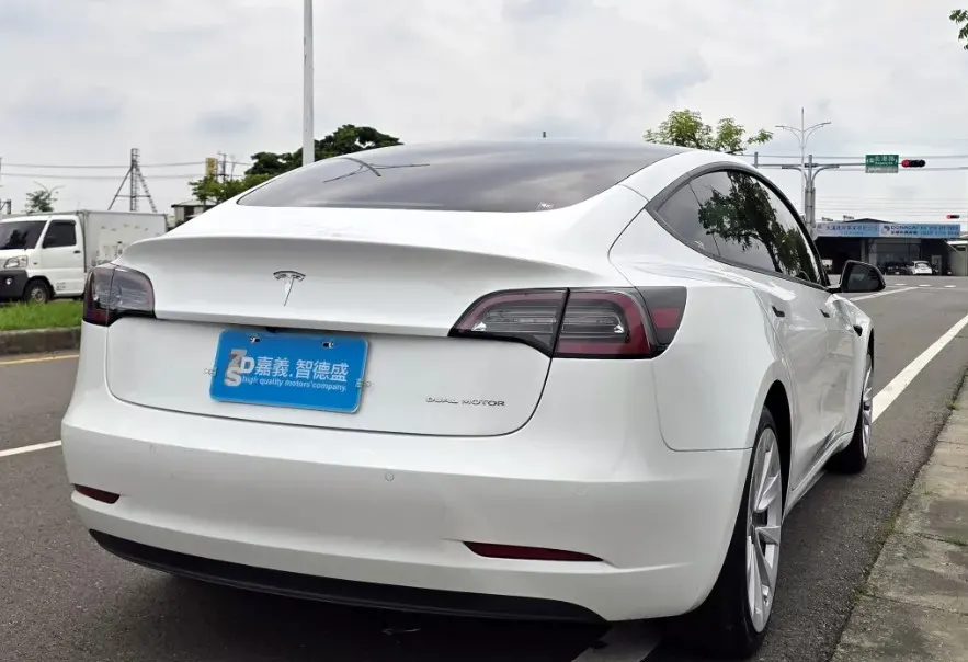 Tesla Model 3 Long Range