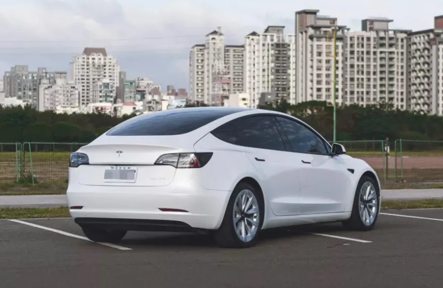Tesla Model 3 Long Range