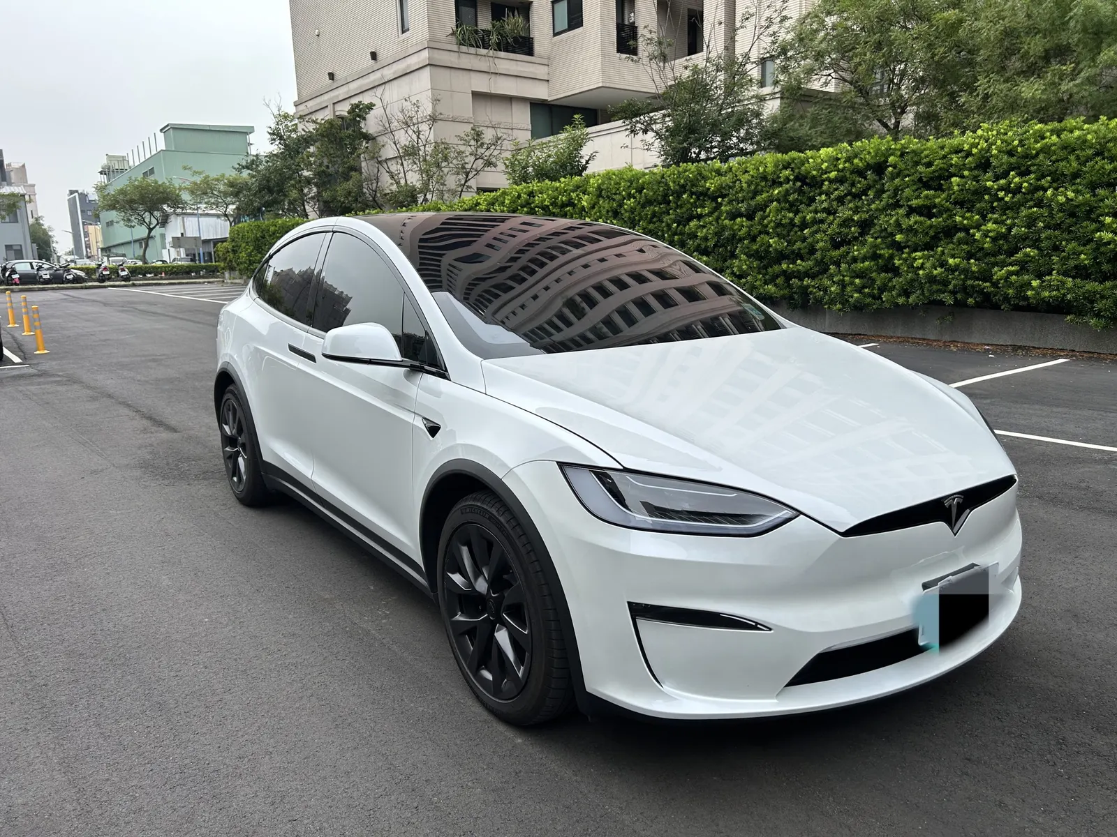 Tesla Model X LR 照片 1