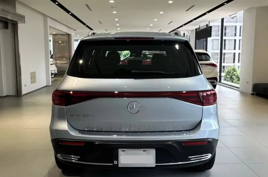 M-Benz EQB 250+ 照片 1