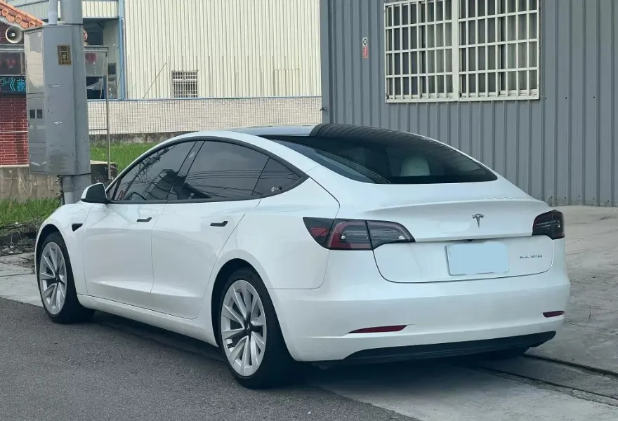 Tesla Model 3 Long Range