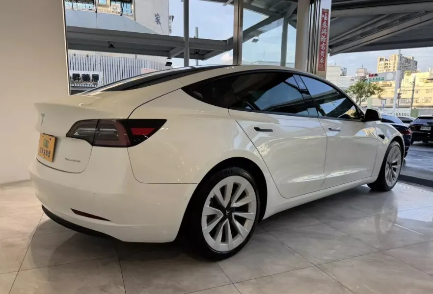 Tesla Model 3 Long Range
