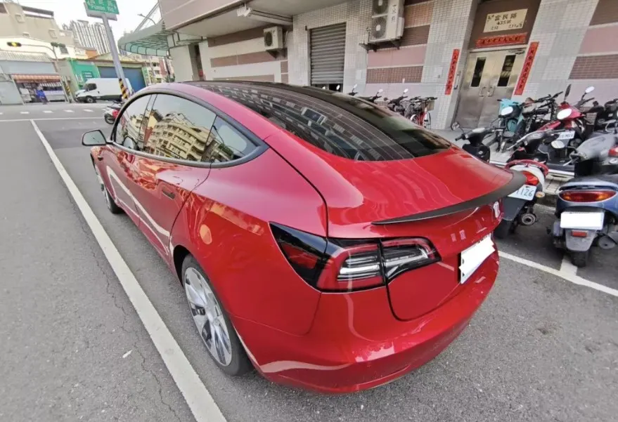 Tesla Model 3 Performance