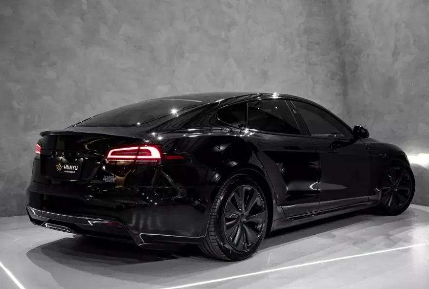 Tesla Model S Plaid