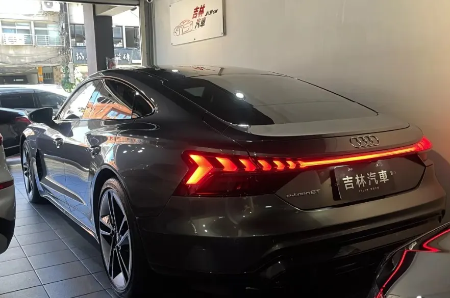 Audi e-tron GT 照片 1