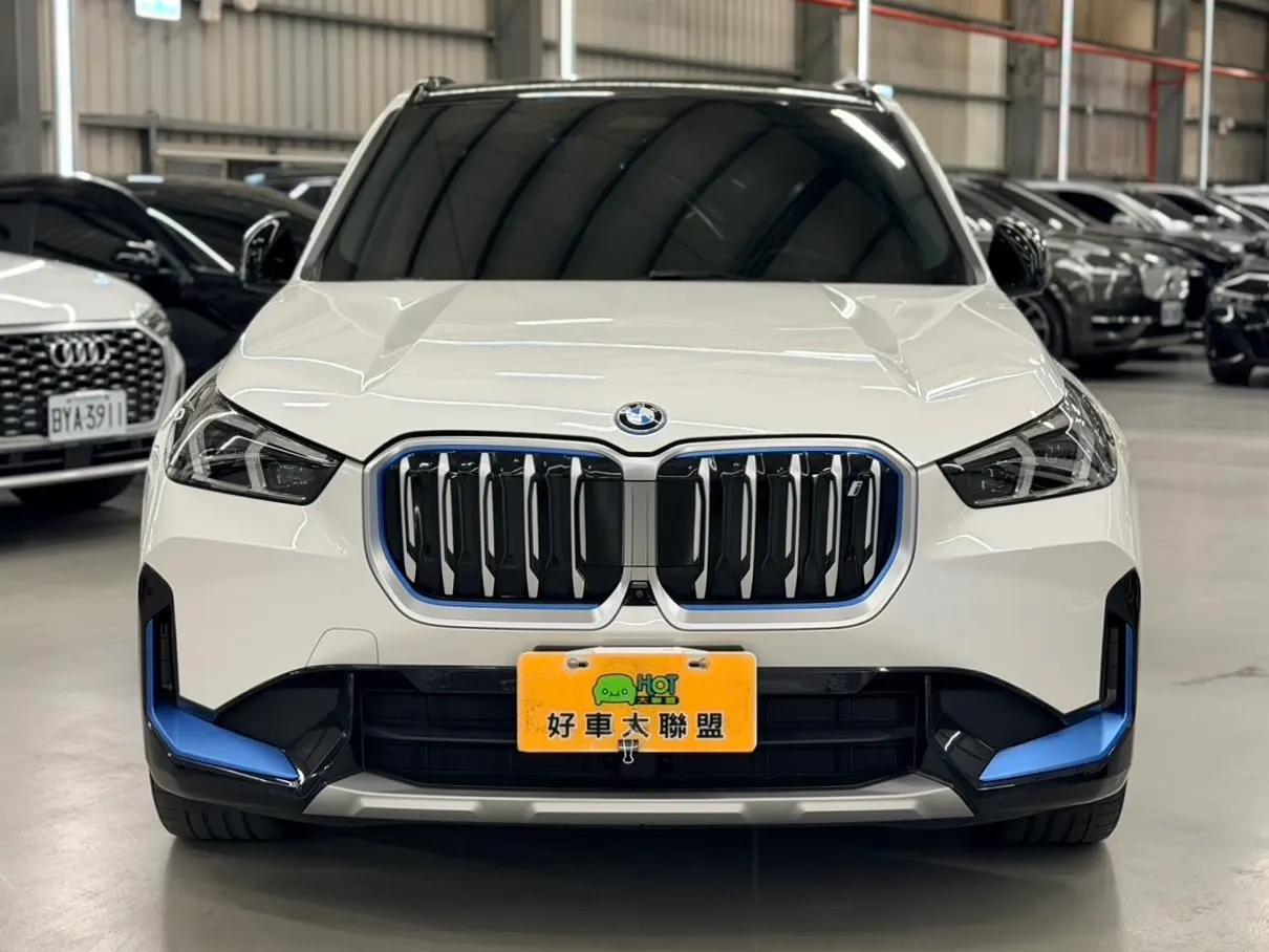 BMW IX1 30i xdrive 照片 1