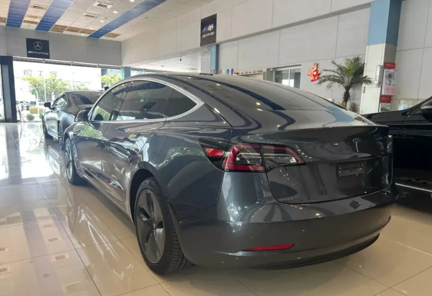 Tesla Model 3 Standard Range Plus