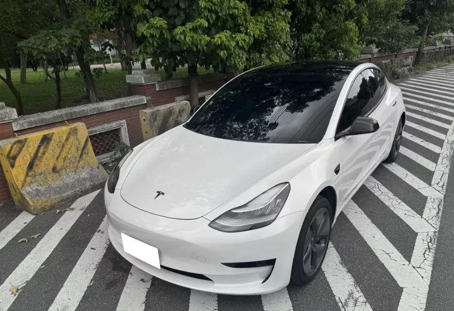 Tesla Model 3 Standard Range Plus