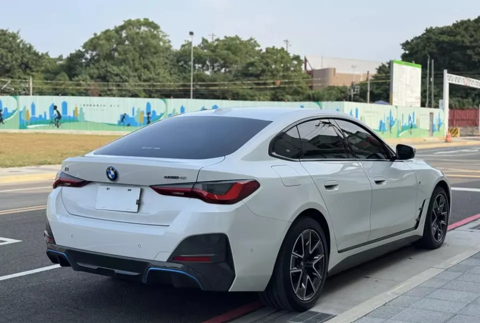 BMW i4 eDrive40