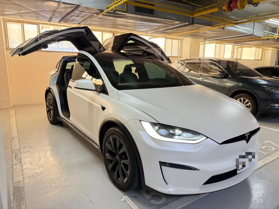 Tesla Model X LR