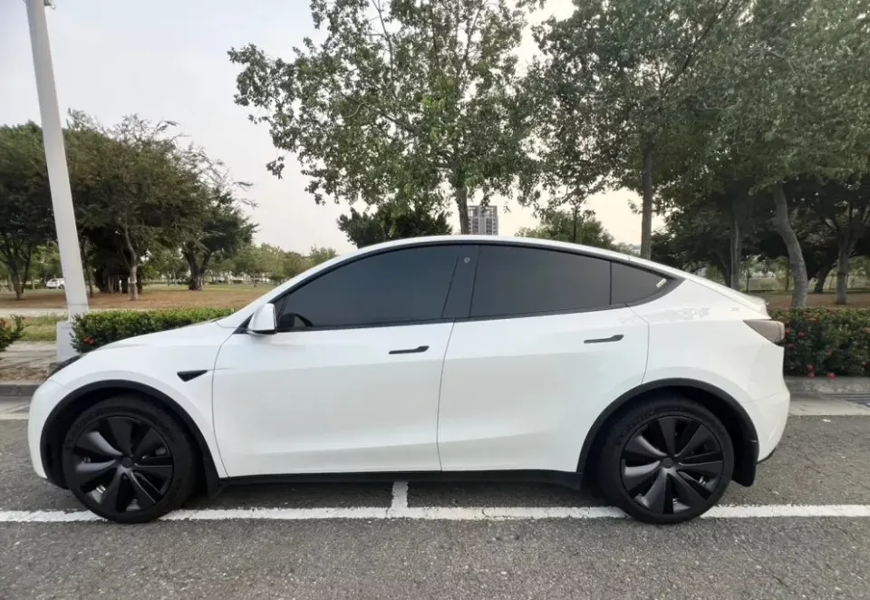 Tesla Model Y Long Range