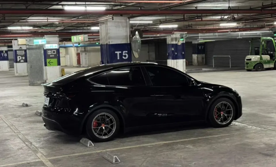 Tesla Model Y Long Range