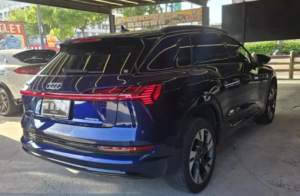 Audi e-tron 55 quattro advanced Classic Edition