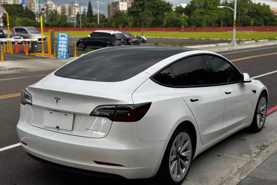 Tesla Model 3 Long Range