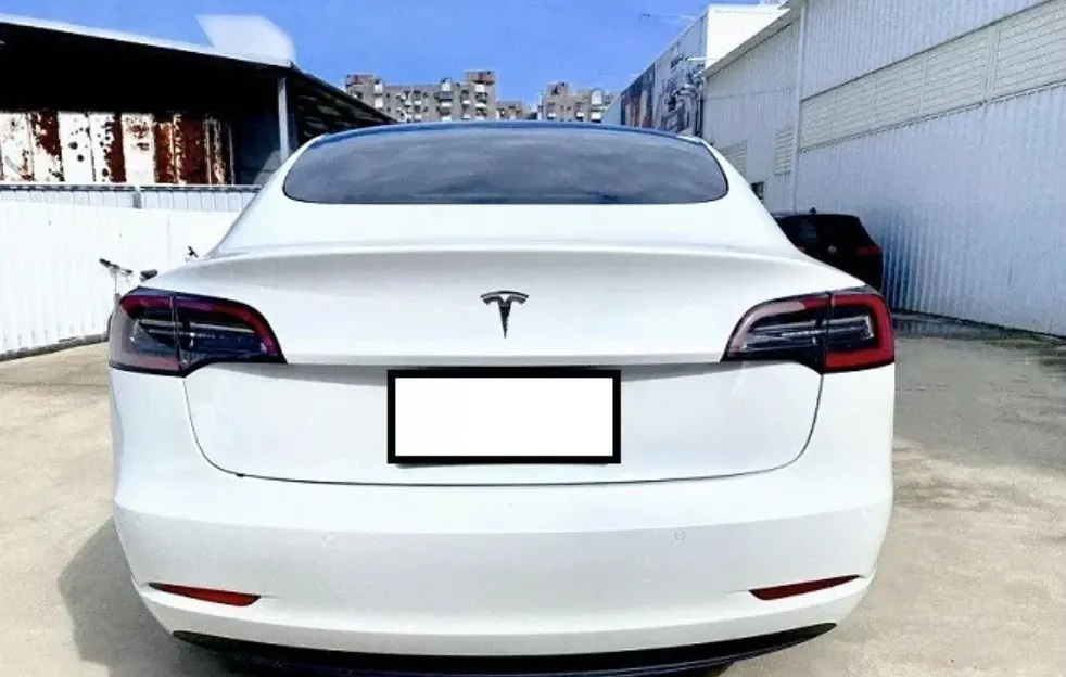 Tesla Model 3 SR+ 照片 1