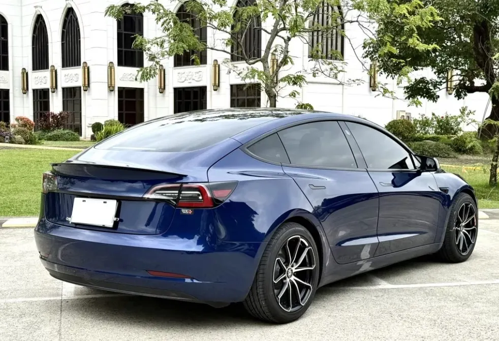 Tesla Model 3 Long Range 照片 1