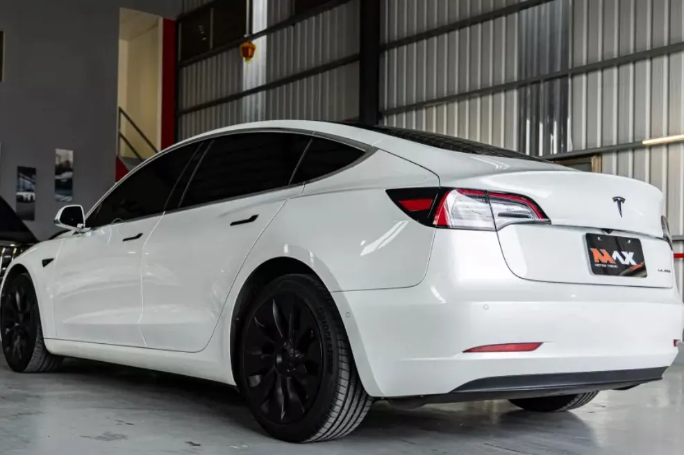 Tesla Model 3 Long Range 照片 1