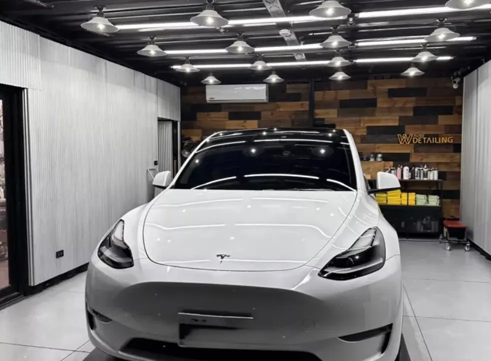 Tesla Model Y Long Range 照片 1