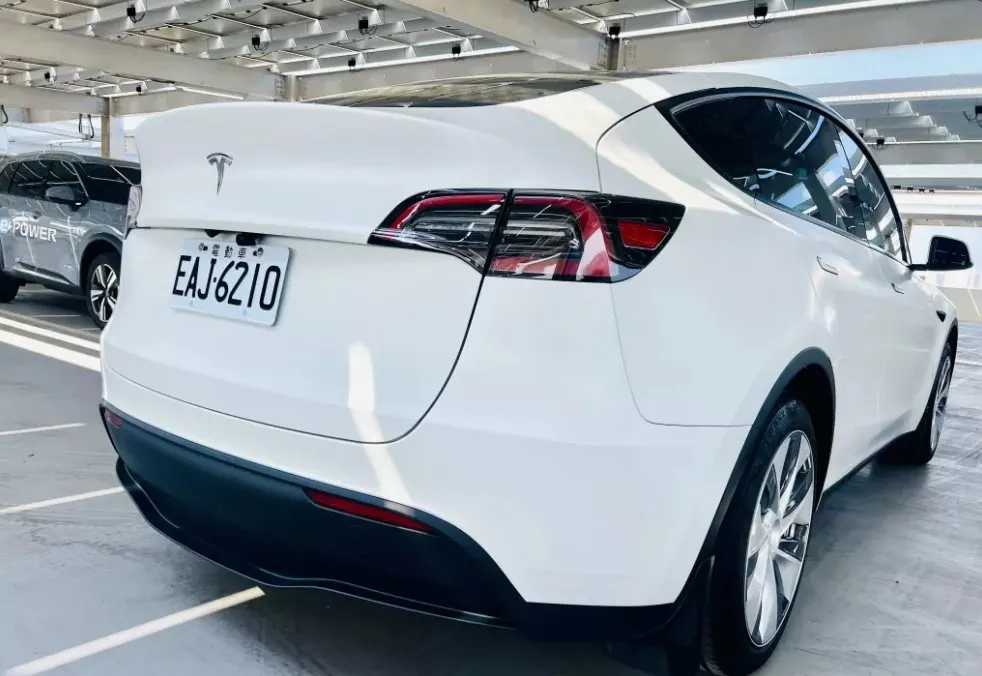 Tesla Model Y RWD 照片 1