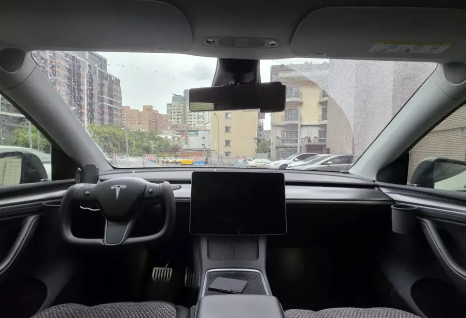 Tesla Model Y Long Range