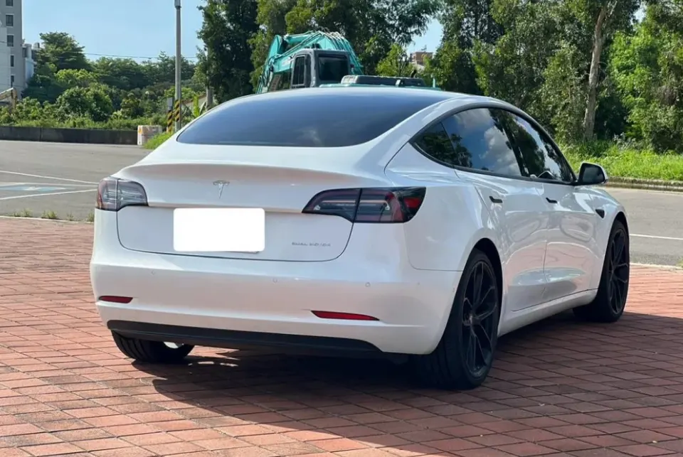 Tesla Model 3 Long Range